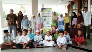 Read more about the article 50 Anak Yatim Menerima Santunan