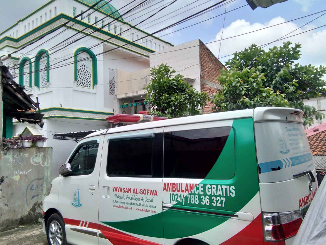 Read more about the article Pemanfaatan Ambulance (05/12) Antar Jenazah dari Gg Ikhlas menuju TPU Kebagusan